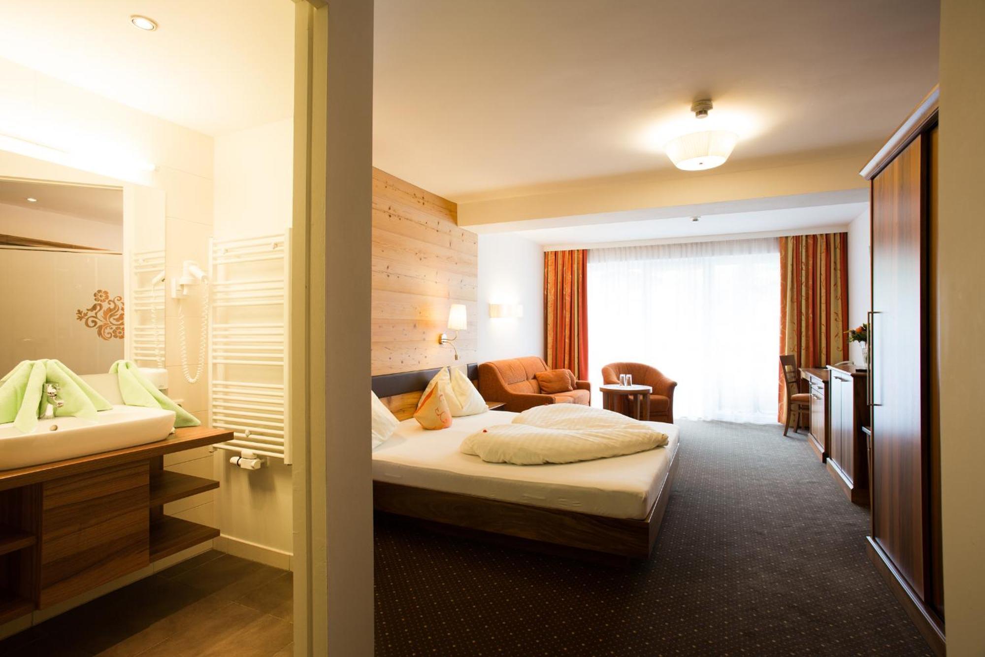Hotel Lohningerhof Maria Alm am Steinernen Meer Phòng bức ảnh